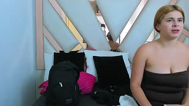 AliceCruzz Live Web Cam Show