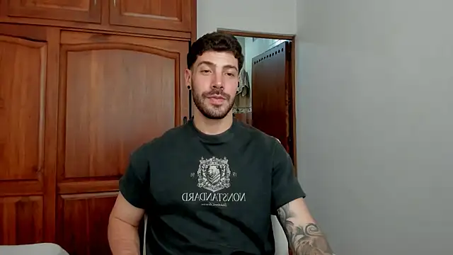 guyinthemountain - Guyinthemountain's free webcam - UK Sex Cams