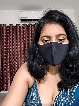 Cute-Maanvi webcam