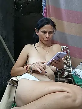 yuliitza4 webcam
