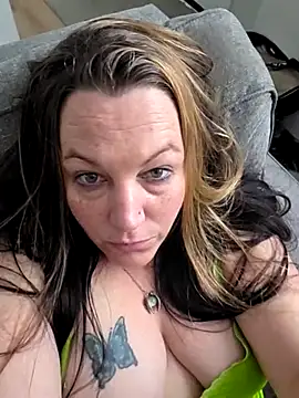Queenemerald webcam