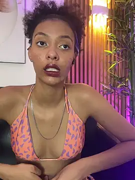 Kiara_Kamau_XXX webcam