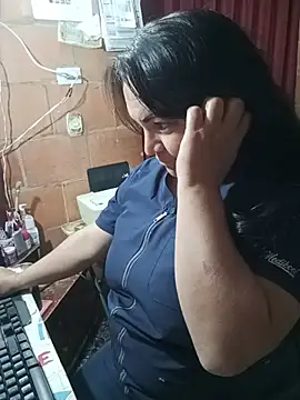 isis_milove live cam on StripChat