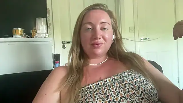 arielsweetieee webcam