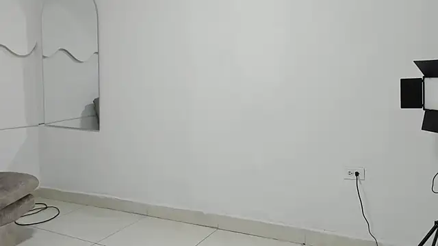 ArohomLester_ webcam