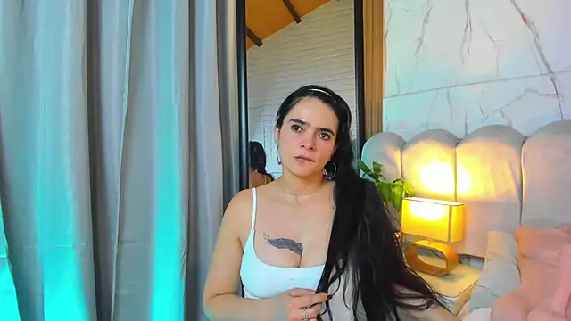 Samantha_Fiire webcam