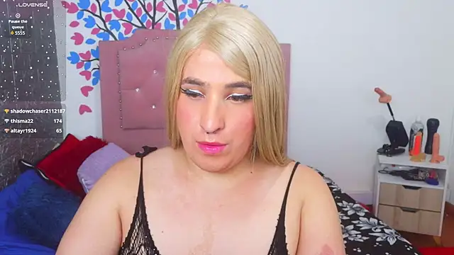 roxxy_pink_ live cam on StripChat
