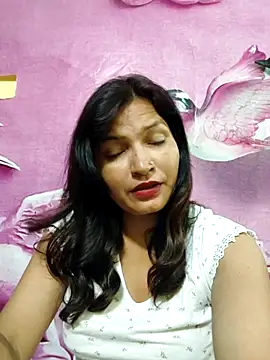 Priyaa_1433 webcam