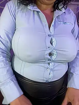 MiiaaJoness webcam