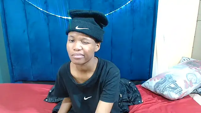 HotCreamyTea webcam