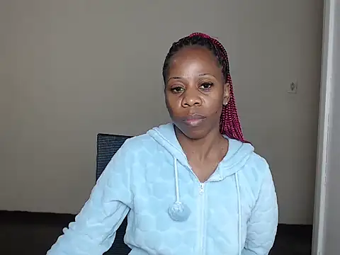 QUEENMANDYY webcam