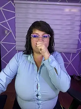 MiiaaJoness webcam