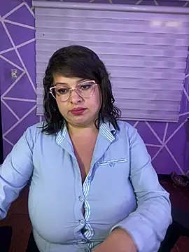 MiiaaJoness webcam