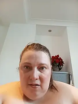 HotHornyEmmaX webcam