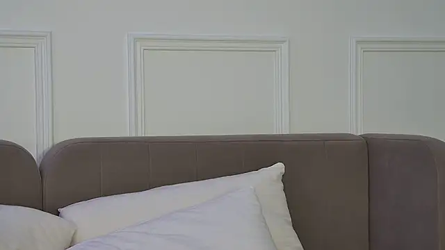 ArianaMell webcam