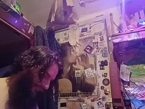 nearby_causual webcam