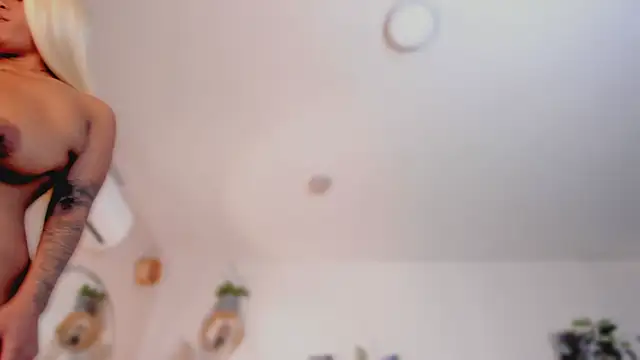 YariRose webcam