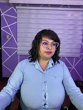 MiiaaJoness webcam