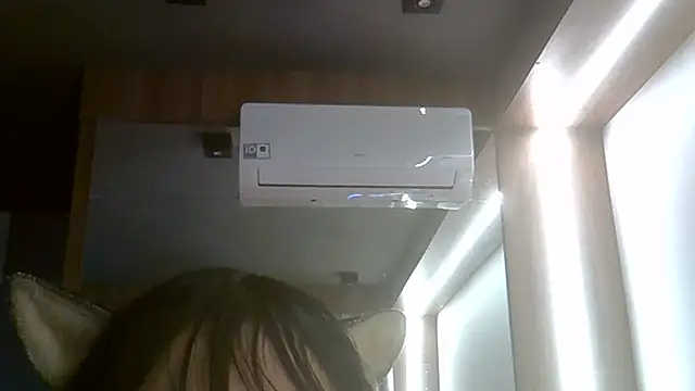 SkinnyKitten Live Web Cam Show