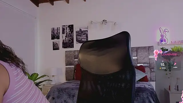 emilyrouxe - Emilyrouxe's free webcam - UK Sex Cams
