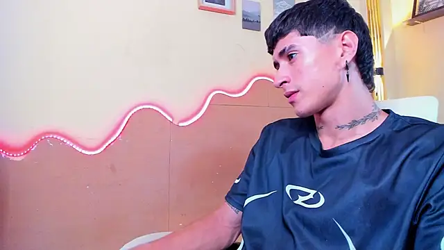 Dark_Valentino_ live cam on StripChat