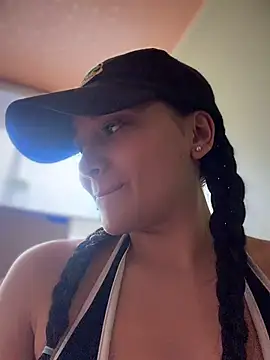 veronica_wins_ - Veronica_Wins_'s free webcam - UK Sex Cams