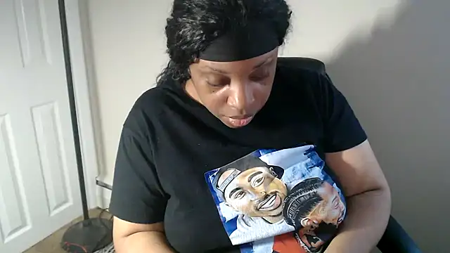 Sexymona1218 webcam