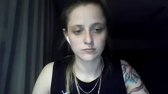 LeaWetGirl webcam