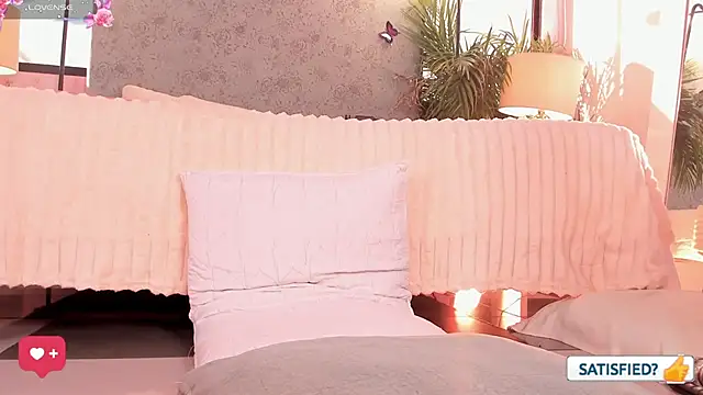 JESSI_NAOMI webcam