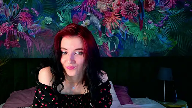 NicoleLuxe webcam