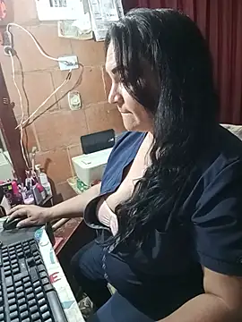 isis_milove webcam