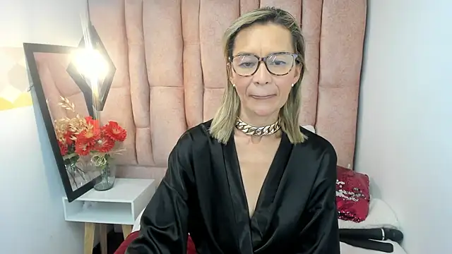 Issa_Milf__ webcam