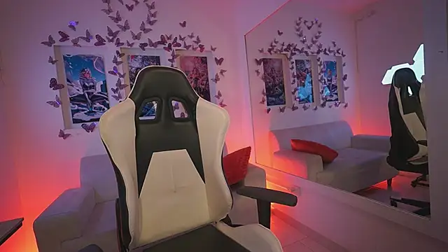 SkylarWolf webcam