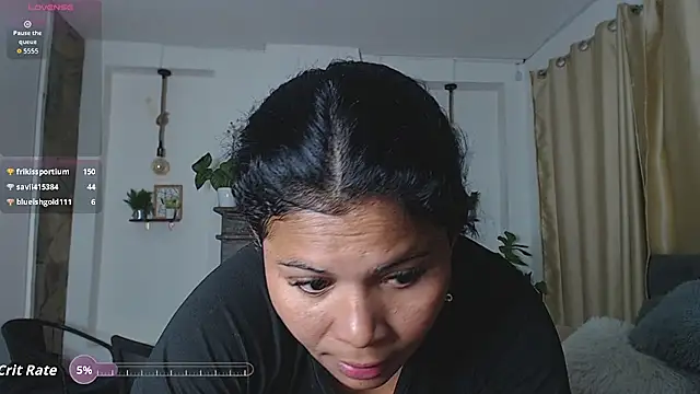 Emma_hassani webcam