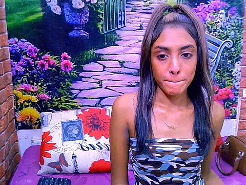 IndianPretty14u2Luv webcam
