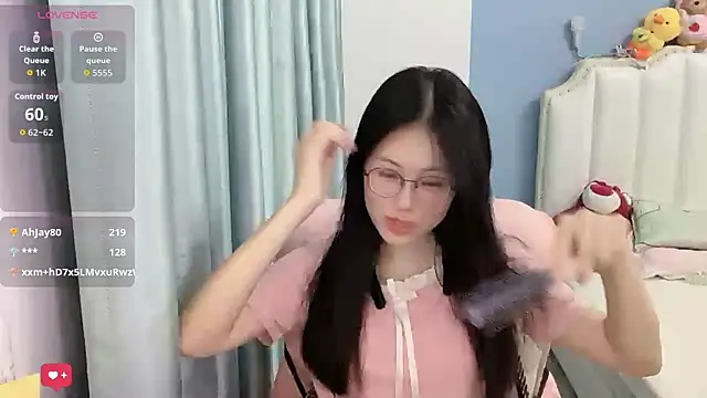 Luna-666 live cam on StripChat