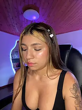 Isabella18_pink webcam