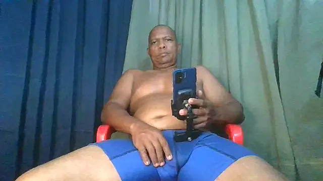 bigblackcock75 webcam