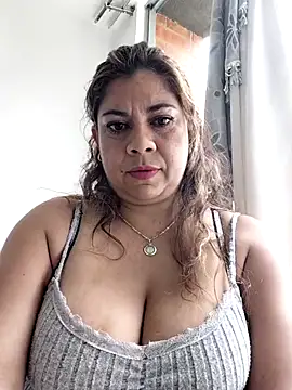 Laura-Hernandez webcam