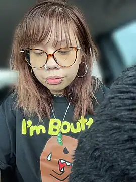 moan4mona webcam