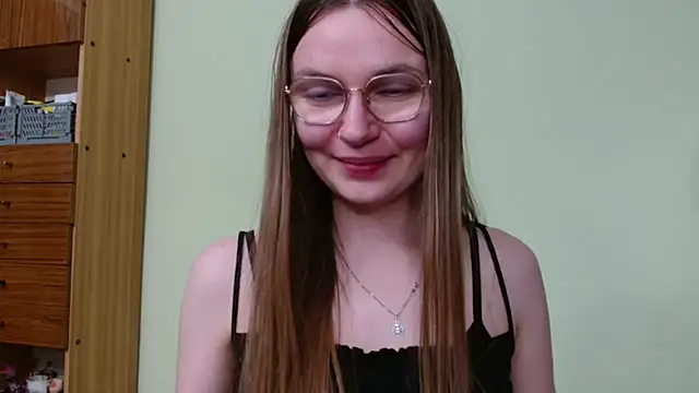 LooveELLYx webcam