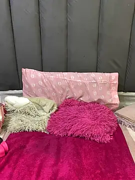 LonelyQueenxx25 webcam