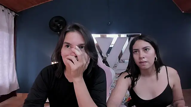 Soffy_and_Emily webcam