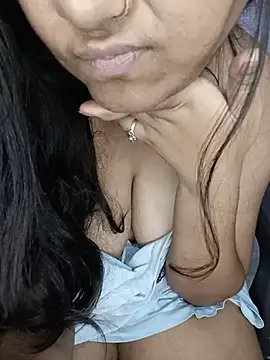 MissRiyaLive webcam