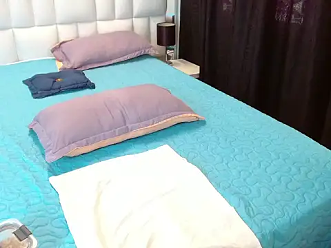 Katy_Jhomson webcam