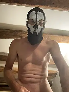 MeetingRumania live cam on StripChat