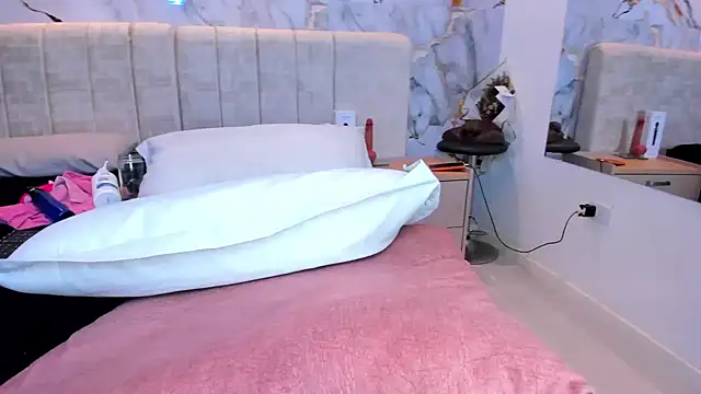 kiana_cream webcam