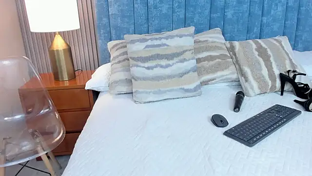 Ivi_Akina webcam