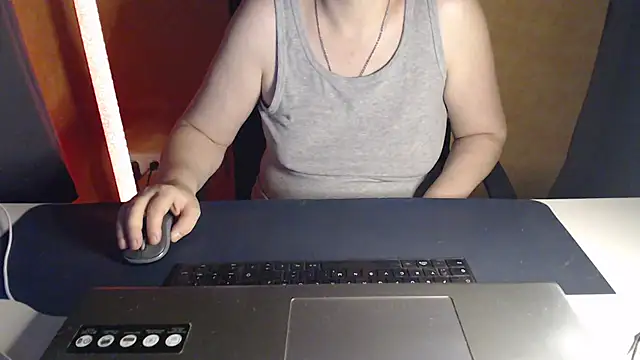 SweetPhoenix76 webcam
