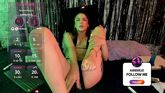 MaryAnneeXOO webcam